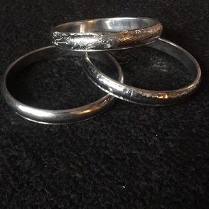 Silvertone Bangle Bracelet Set